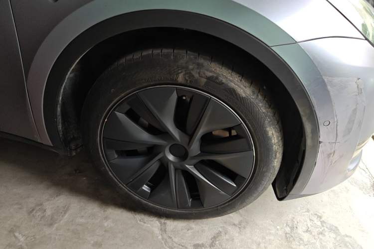 Used Tesla Model Y 2024 Rear-Wheel-Drive Version Right Front Wheel Hub