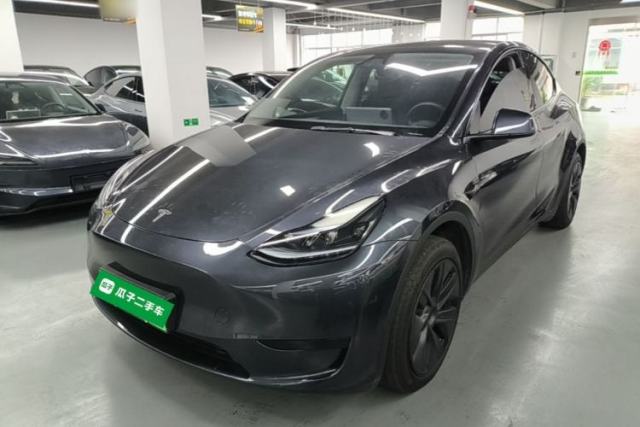 Tesla Model Y 2024 Rear-Wheel-Drive Version usado
