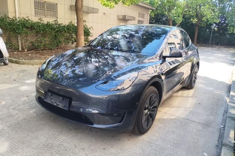 Tesla Model Y 2024 Rear-Wheel-Drive Version