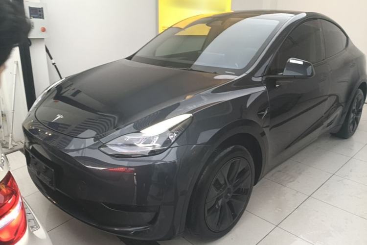 Tesla Model Y 2024 Rear-Wheel-Drive Version