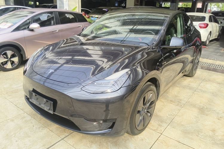 Tesla Model Y 2024 Rear-Wheel-Drive Version