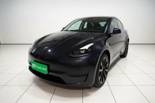 Tesla Model Y 2024 Rear-Wheel-Drive Version مستعملة