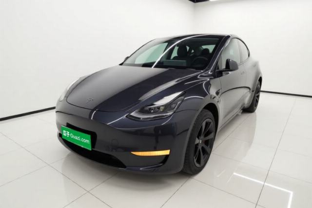 Tesla Model Y 2024 Rear-Wheel-Drive Version مستعملة