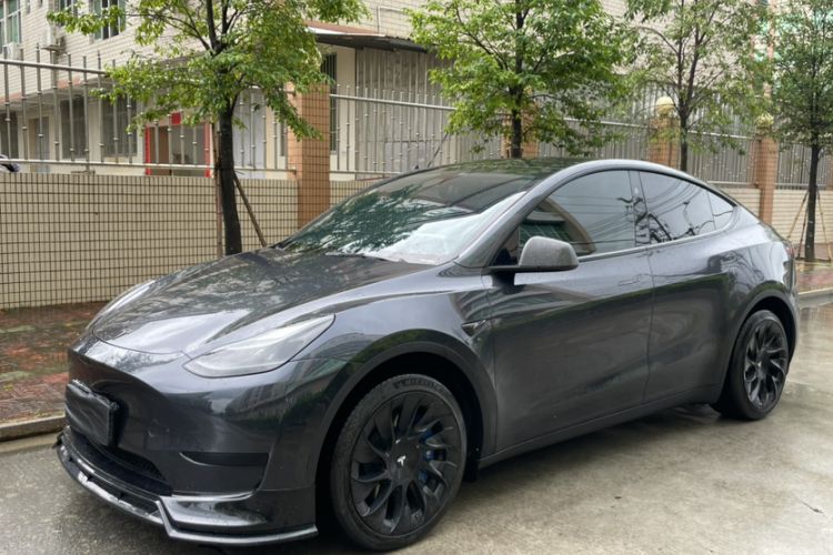 Tesla Model Y 2024 Rear-Wheel-Drive Version