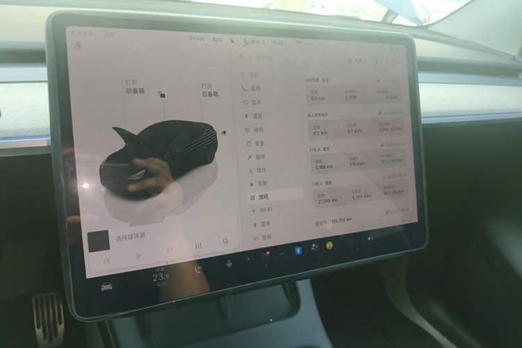 Used Tesla Model Y 2024 Long-Range All-Wheel-Drive Version Audio And AC Panel