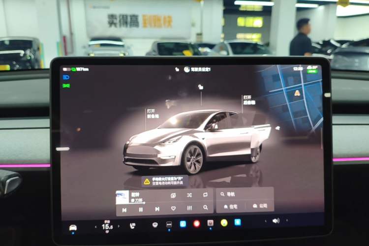 Used Tesla Model Y 2024 Rear-Wheel-Drive Version Audio And AC Panel