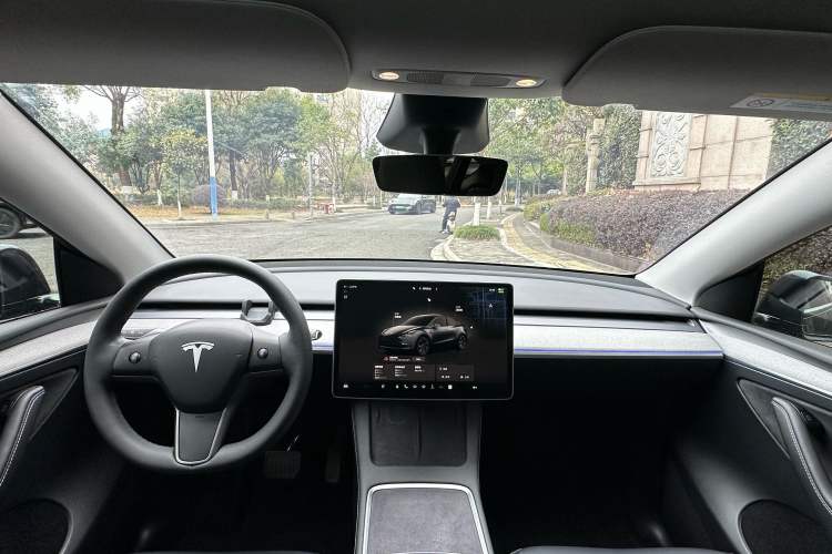 Used Tesla Model Y 2024 Rear-Wheel-Drive Version Audio And AC Panel