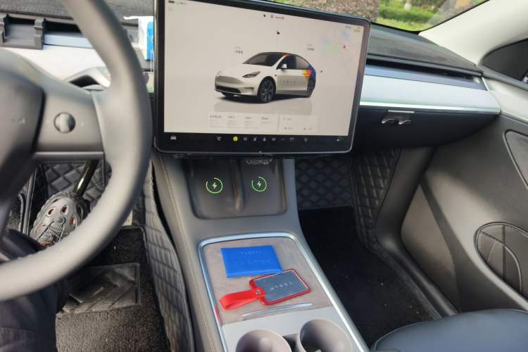 Used Tesla Model Y 2024 Rear-Wheel-Drive Version Audio And AC Panel