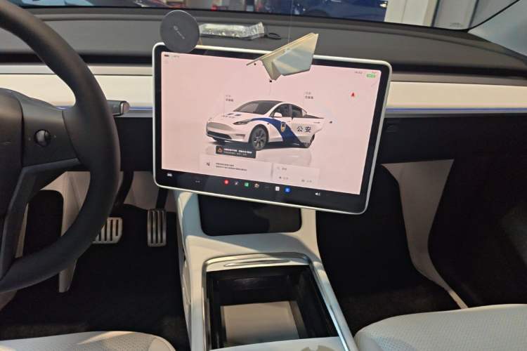 Used Tesla Model Y 2024 Rear-Wheel-Drive Version Audio And AC Panel