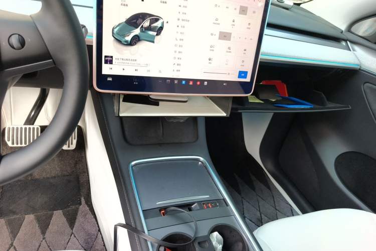 Used Tesla Model Y 2024 Rear-Wheel-Drive Version Audio And AC Panel
