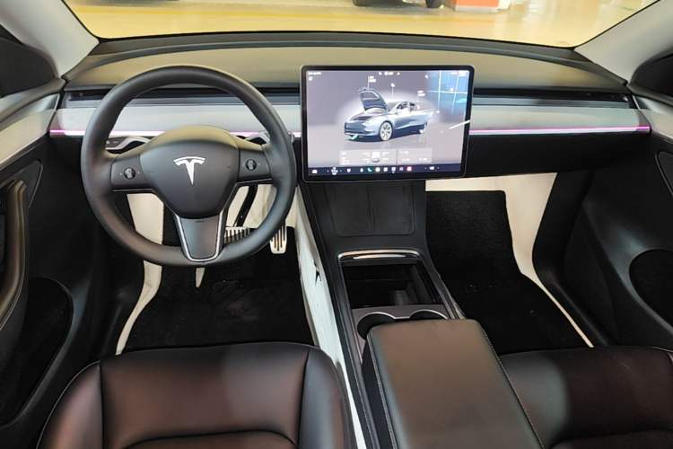 Used Tesla Model Y 2024 Rear-Wheel-Drive Version Audio And AC Panel