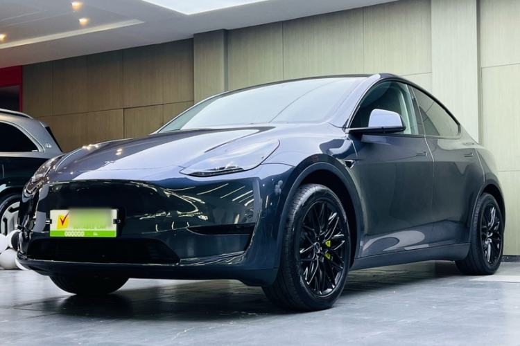 Tesla Model Y 2024 Rear-Wheel-Drive Version