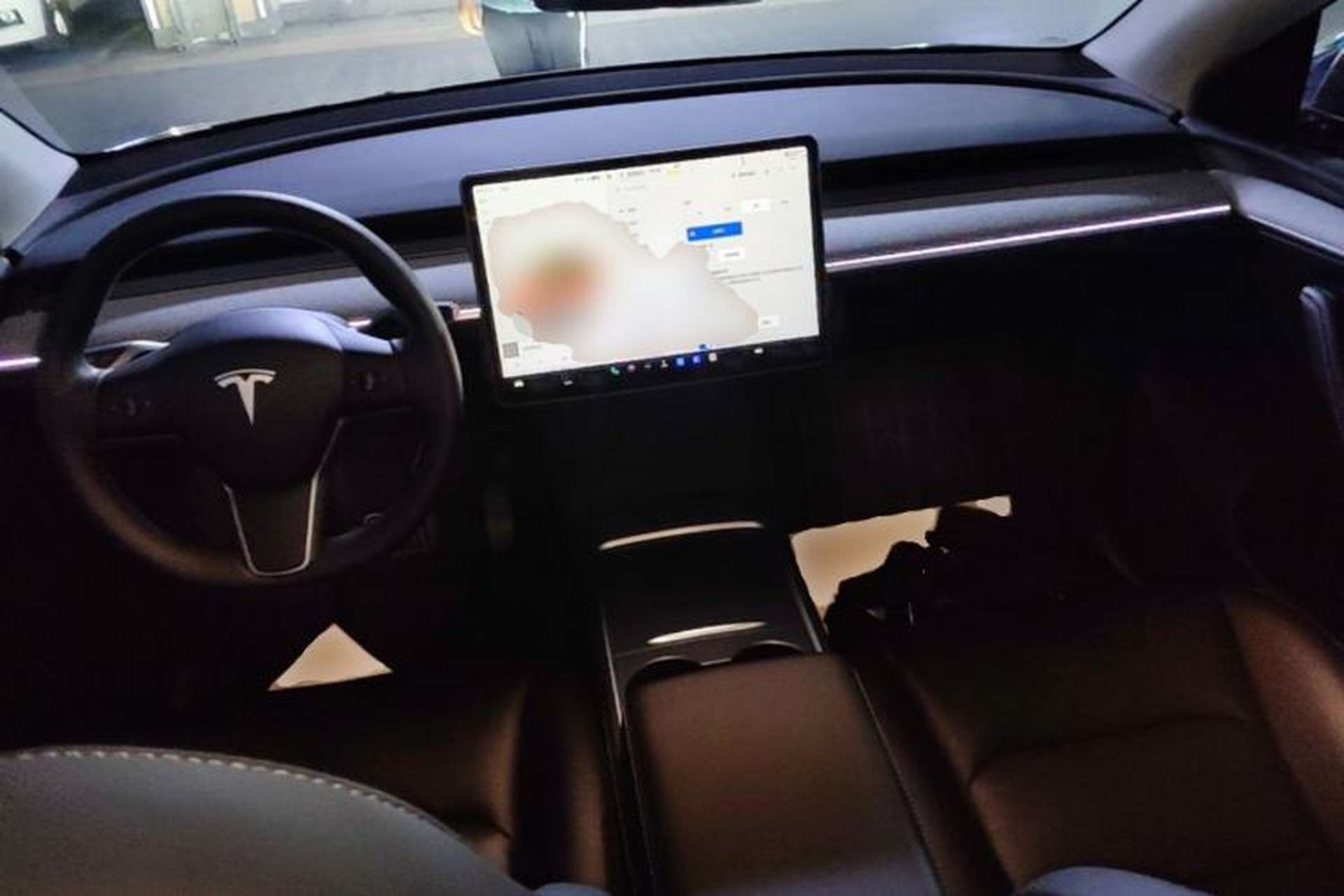 Used Tesla Model Y 2024 Rear-Wheel-Drive Version Center Console