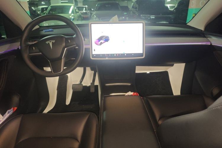 Used Tesla Model Y 2024 Long-Range All-Wheel-Drive Version Center Console