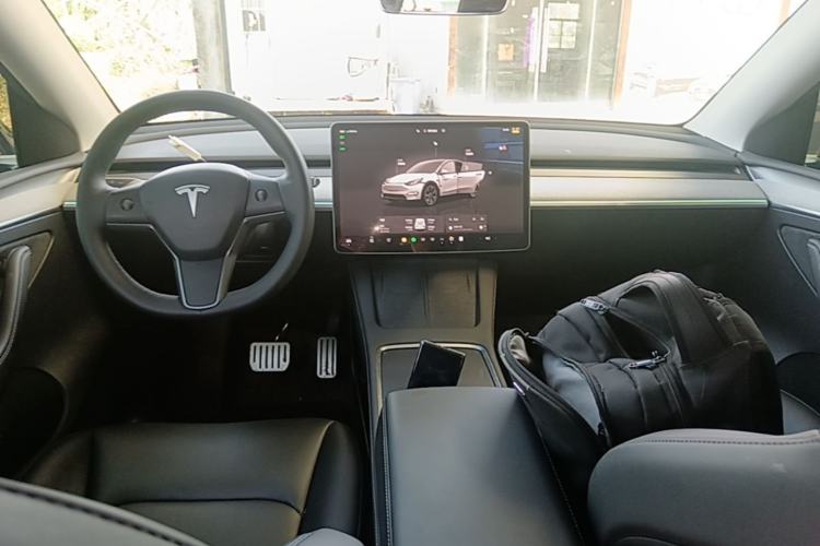 Used Tesla Model Y 2024 Rear-Wheel-Drive Version Center Console