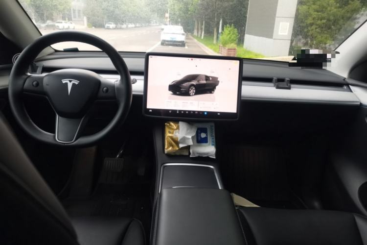 Used Tesla Model Y 2024 Rear-Wheel-Drive Version Center Console
