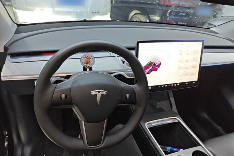 Used Tesla Model Y 2024 Rear-Wheel-Drive Version Center Console
