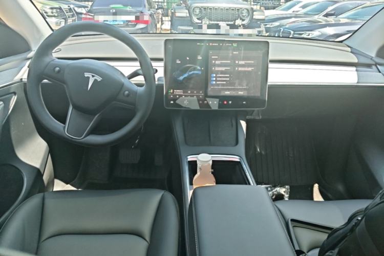 Used Tesla Model Y 2024 Rear-Wheel-Drive Version Center Console