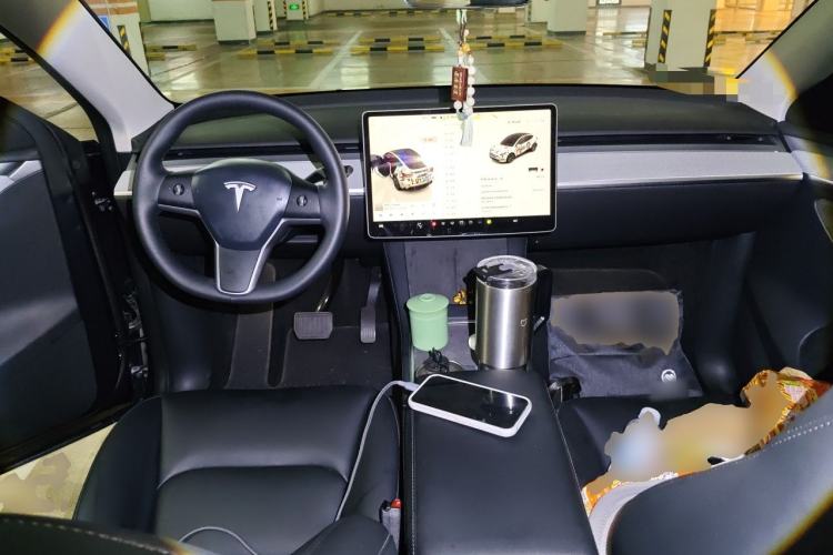 Used Tesla Model Y 2024 Rear-Wheel-Drive Version Center Console