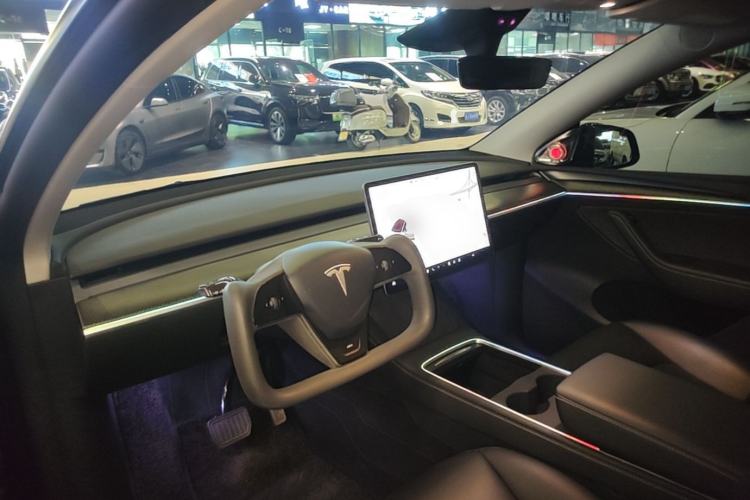 Used Tesla Model Y 2024 Rear-Wheel-Drive Version Center Console