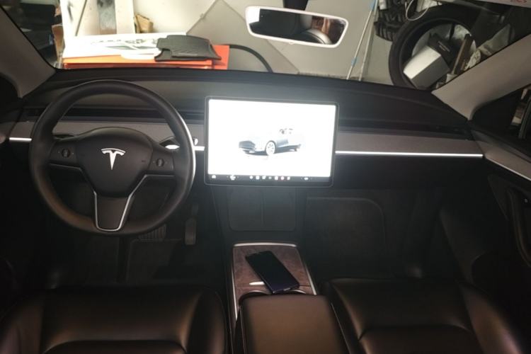 Used Tesla Model Y 2024 Rear-Wheel-Drive Version Center Console