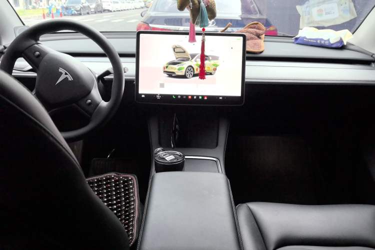 Used Tesla Model Y 2024 Rear-Wheel-Drive Version Center Console