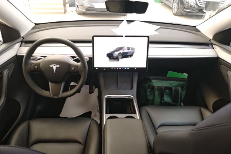 Used Tesla Model Y 2024 Rear-Wheel-Drive Version Center Console