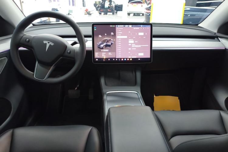 Used Tesla Model Y 2024 Long-Range All-Wheel-Drive Version Center Console
