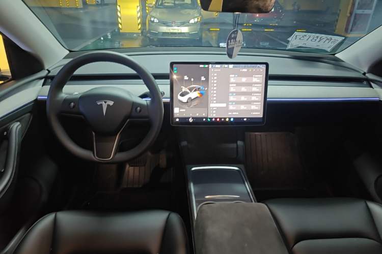 Used Tesla Model Y 2024 Rear-Wheel-Drive Version Center Console