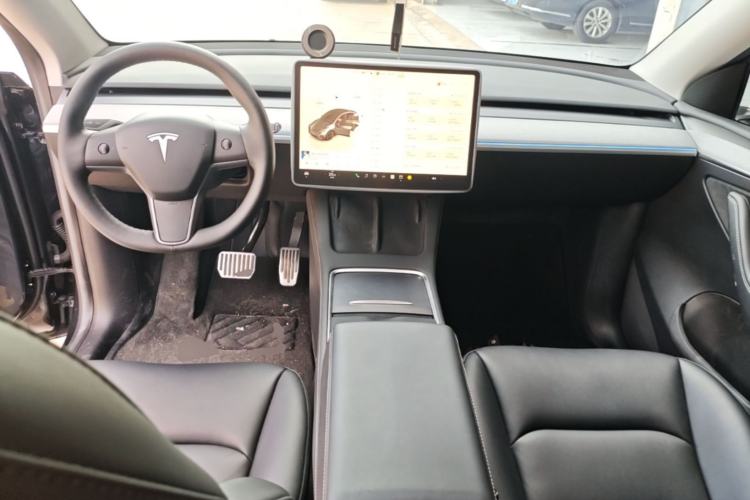 Used Tesla Model Y 2024 Rear-Wheel-Drive Version Center Console