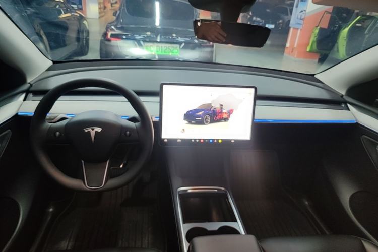 Used Tesla Model Y 2024 Rear-Wheel-Drive Version Center Console
