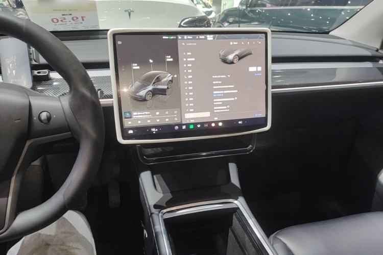 Used Tesla Model Y 2024 Rear-Wheel-Drive Version Center Console