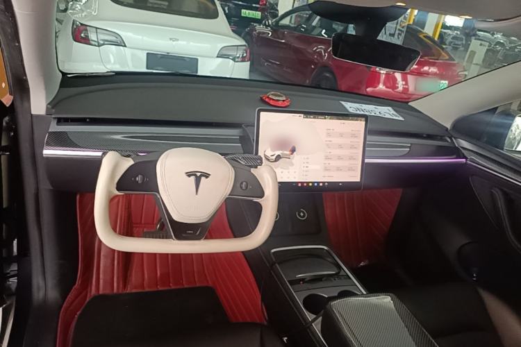 Used Tesla Model Y 2024 Long-Range All-Wheel-Drive Version Center Console