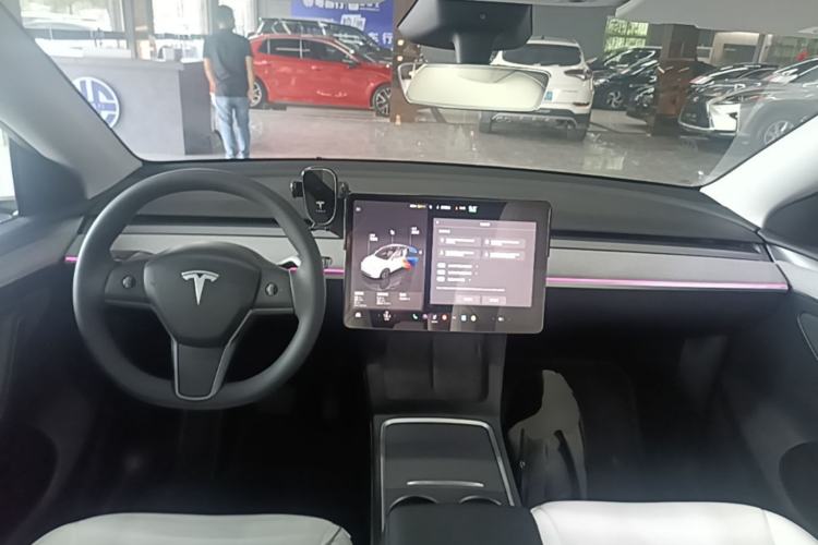 Used Tesla Model Y 2024 Rear-Wheel-Drive Version Center Console
