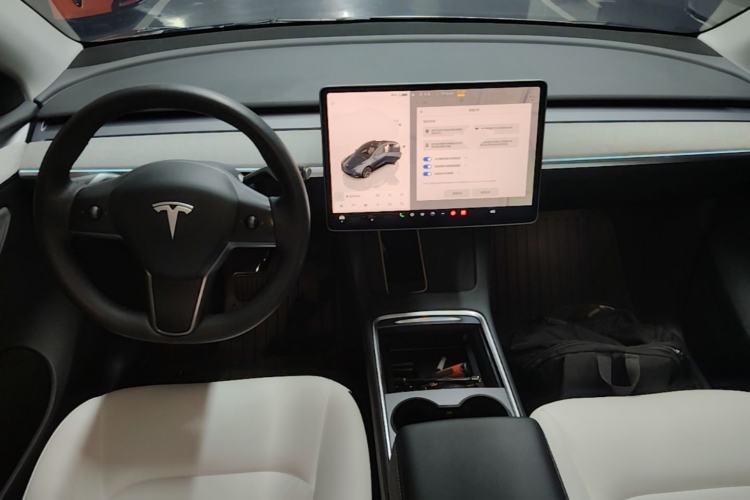 Used Tesla Model Y 2024 Rear-Wheel-Drive Version Center Console