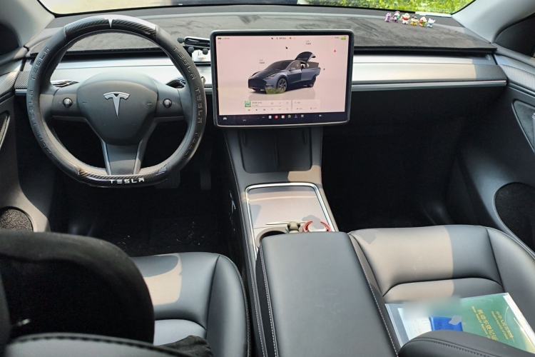 Used Tesla Model Y 2024 Rear-Wheel-Drive Version Center Console
