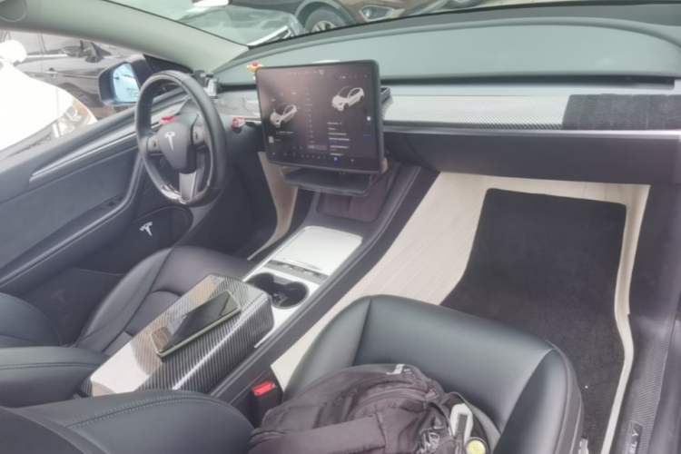 Used Tesla Model Y 2024 Rear-Wheel-Drive Version Center Console