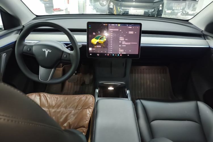 Used Tesla Model Y 2024 Rear-Wheel-Drive Version Center Console