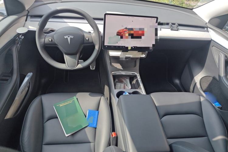 Used Tesla Model Y 2024 Rear-Wheel-Drive Version Center Console