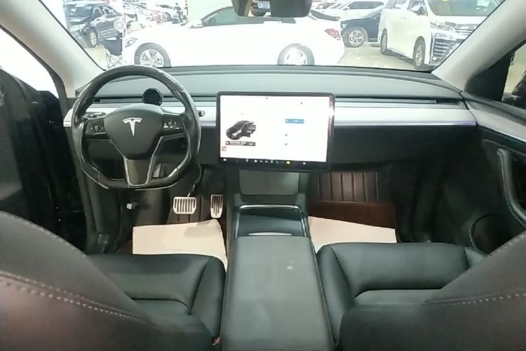 Used Tesla Model Y 2024 Rear-Wheel-Drive Version Center Console