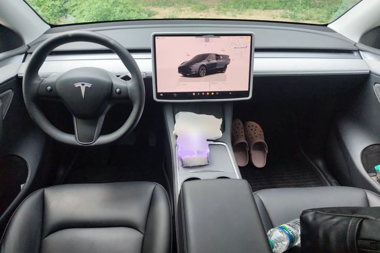 Used Tesla Model Y 2024 Rear-Wheel-Drive Version Center Console