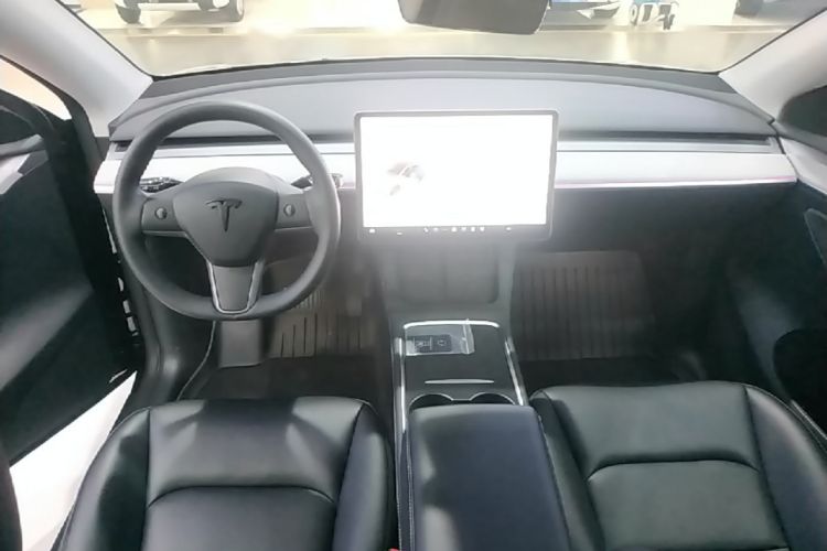 Used Tesla Model Y 2024 Rear-Wheel-Drive Version Center Console