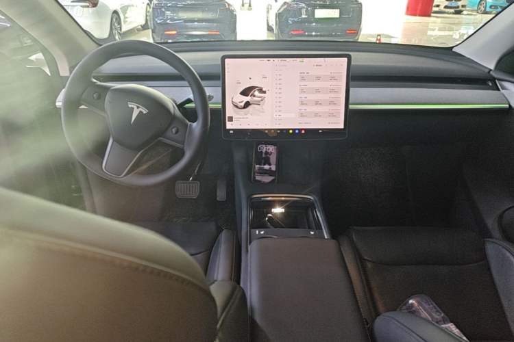 Used Tesla Model Y 2024 Rear-Wheel-Drive Version Center Console