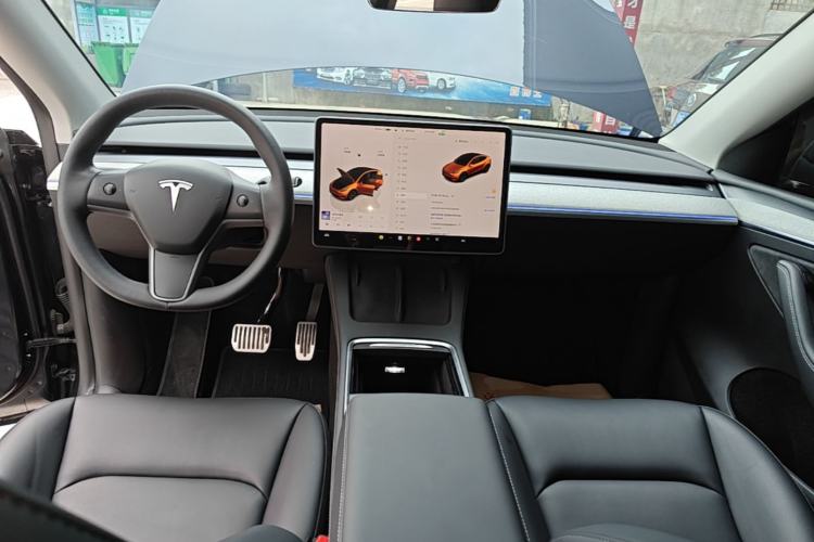 Used Tesla Model Y 2024 Rear-Wheel-Drive Version Center Console