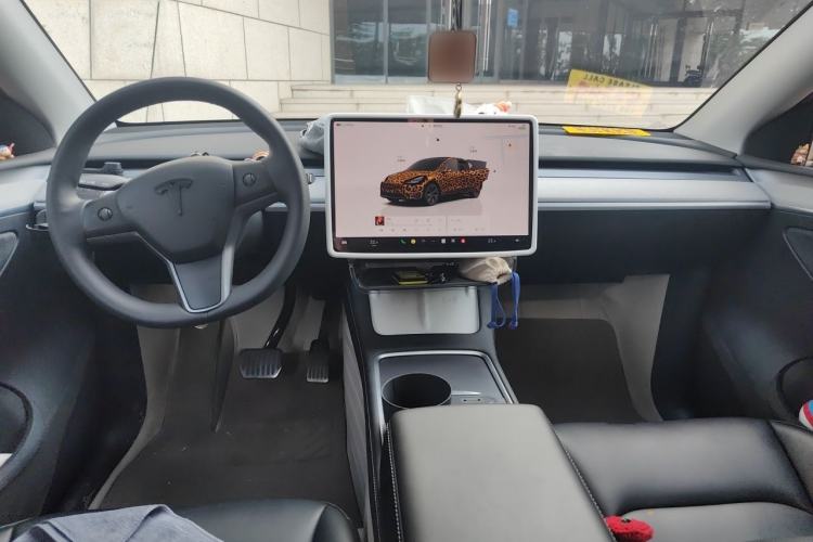 Used Tesla Model Y 2024 Rear-Wheel-Drive Version Center Console