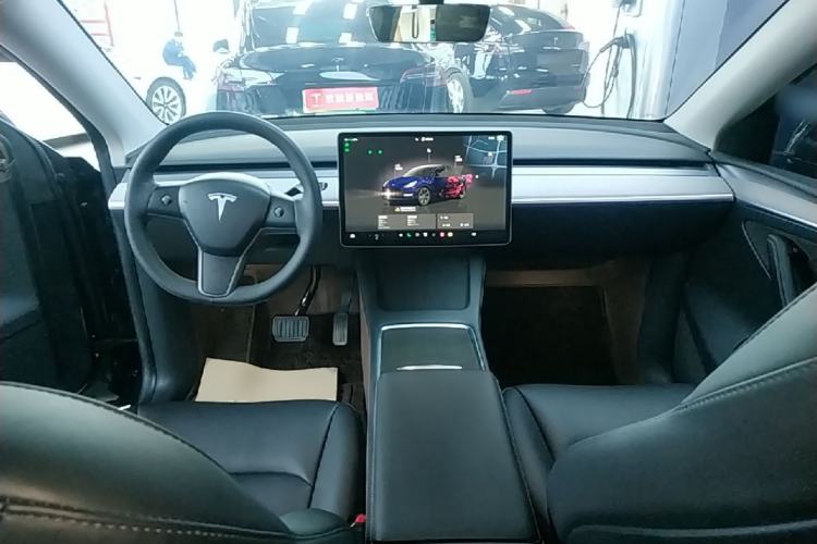 Used Tesla Model Y 2024 Rear-Wheel-Drive Version Center Console