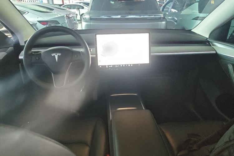 Used Tesla Model Y 2024 Long-Range All-Wheel-Drive Version Center Console