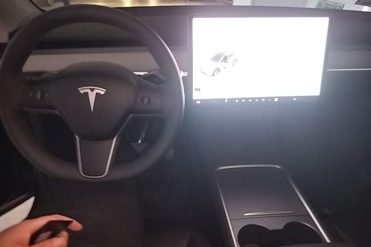 Used Tesla Model Y 2024 Rear-Wheel-Drive Version Center Console