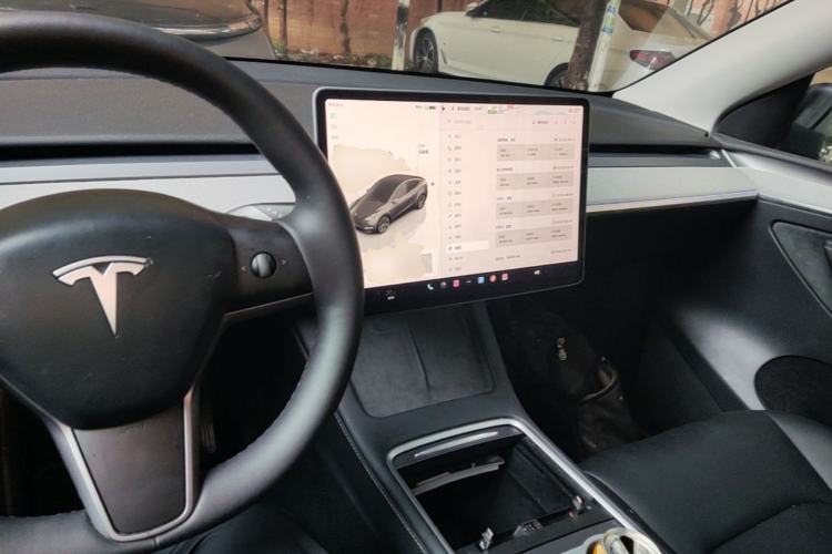 Used Tesla Model Y 2024 Rear-Wheel-Drive Version Center Console