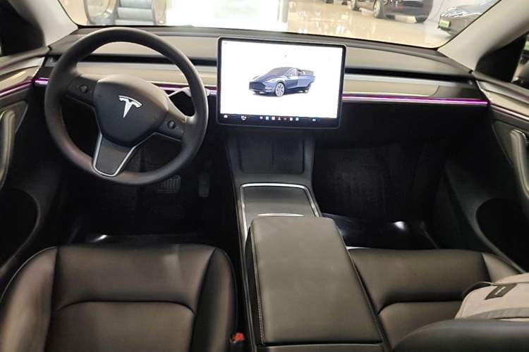 Used Tesla Model Y 2024 Long-Range All-Wheel-Drive Version Center Console